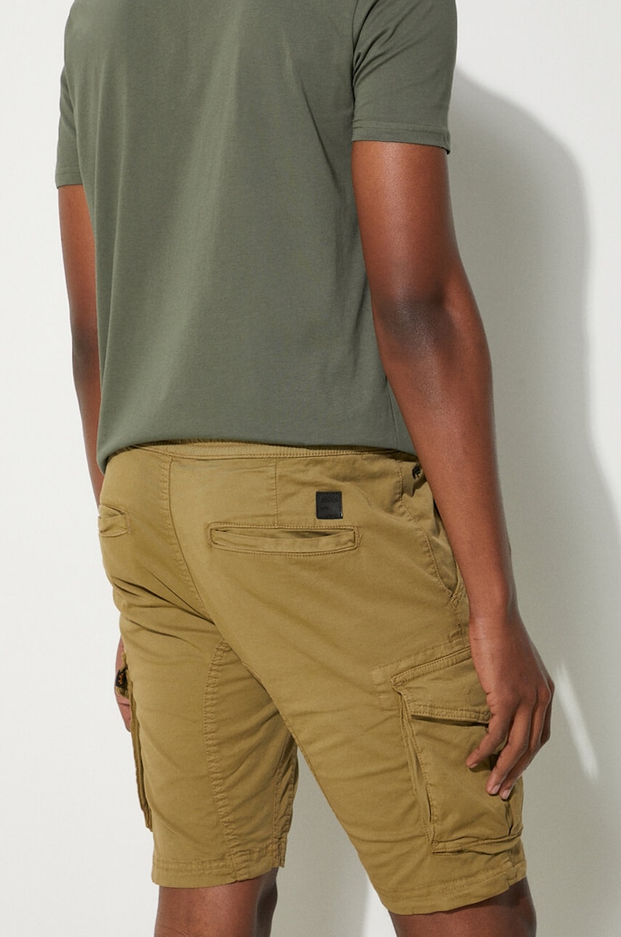 Одяг Шорти Alpha Industries 106251.11 зелений