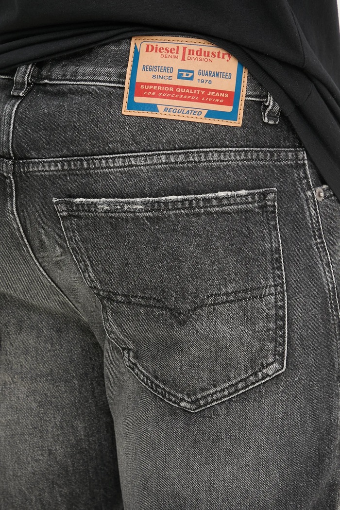 Джинсовые шорты Diesel D-FIN SHORTS A14621.0GRDX серый