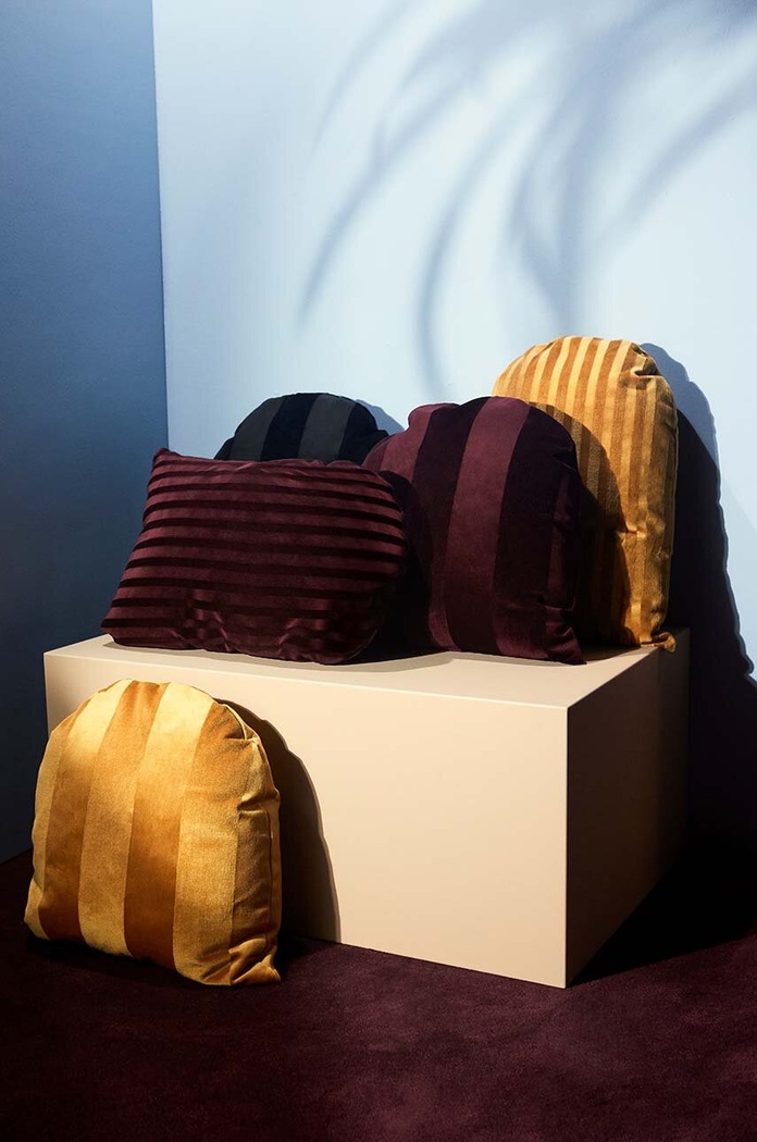 AYTM Dekorativní polštář AYTM 504050002031 černá AA00