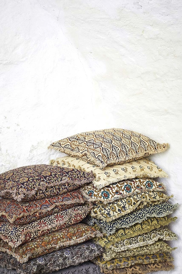 Madam Stoltz Față de pernă CC.5050.150 multicolor AA00