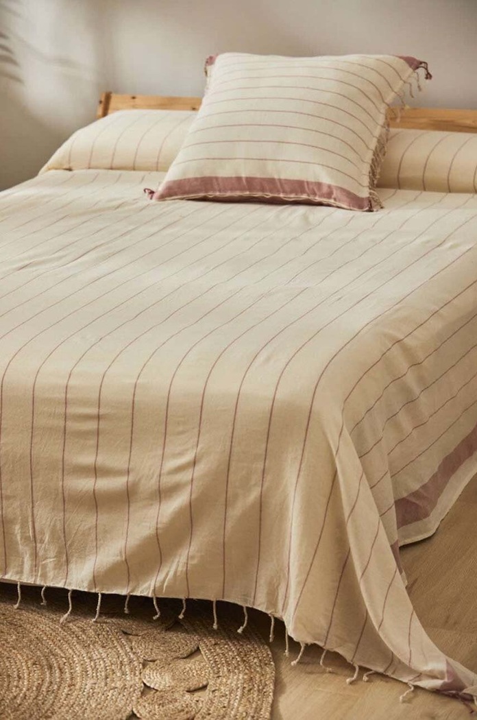Всекидневна и спалня Памучно покривало Calma House Tiana 240 x 260 cm TIANA.240.ROJ многоцветен