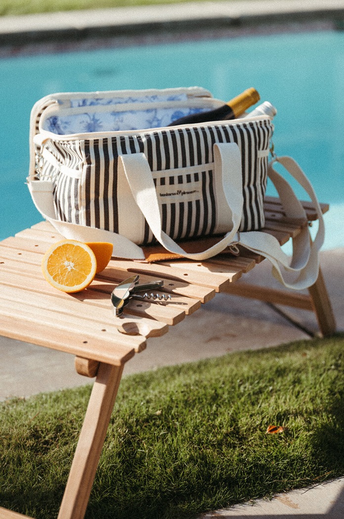 Termotaška Business & Pleasure Co. Premium Cooler Bag BPA.COO.LAU.NVY