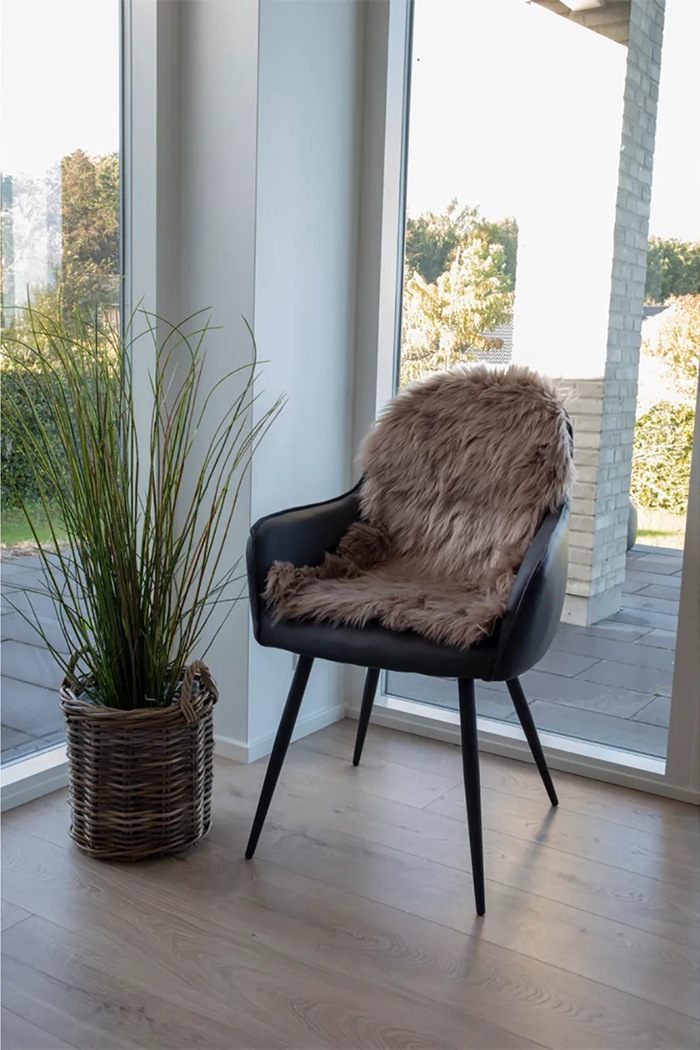 Сидіння House Nordic Lambskin Artificial 3981132 коричневий AA00