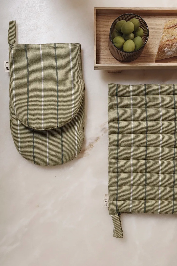 Кухня и бар Кухненски ръкавици ferm LIVING Ito Oven Mitt 20 броя 1104270145 зелен