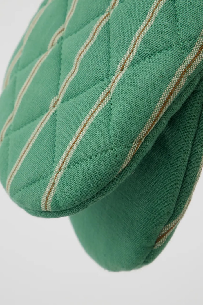House Doctor konyhai kesztyű HDChef 24 x 14 cm 2 db zöld 267630008