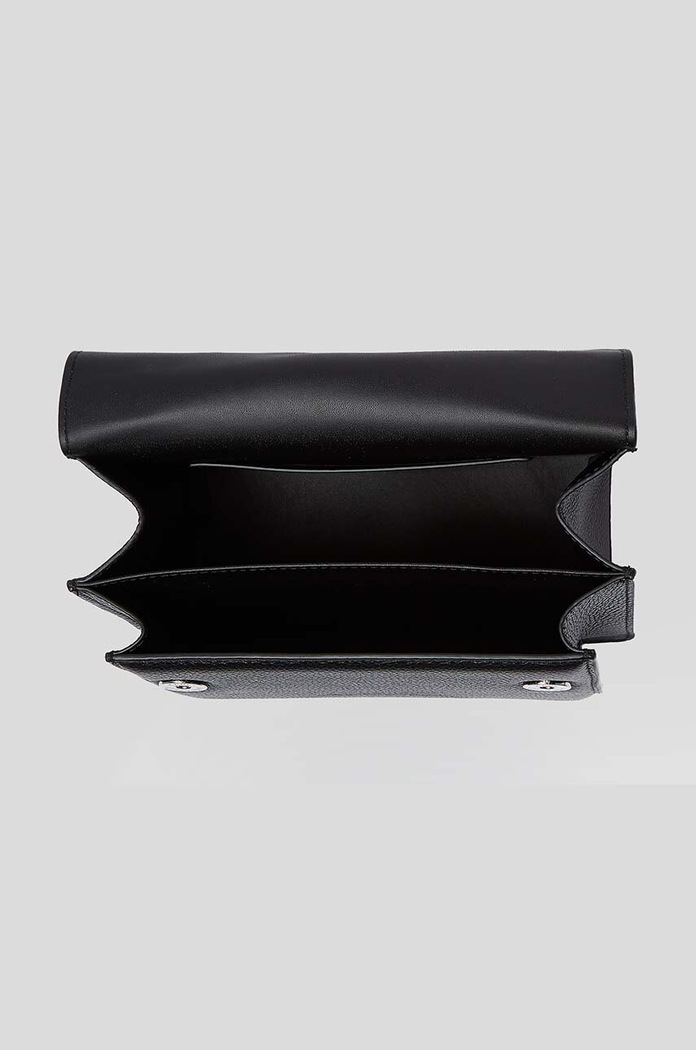 Karl Lagerfeld poseta de piele 225W3081