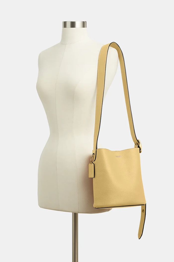 Coach Bleecker Bucket Bag 21 geantă crossbody pentru femei din piele CCX07