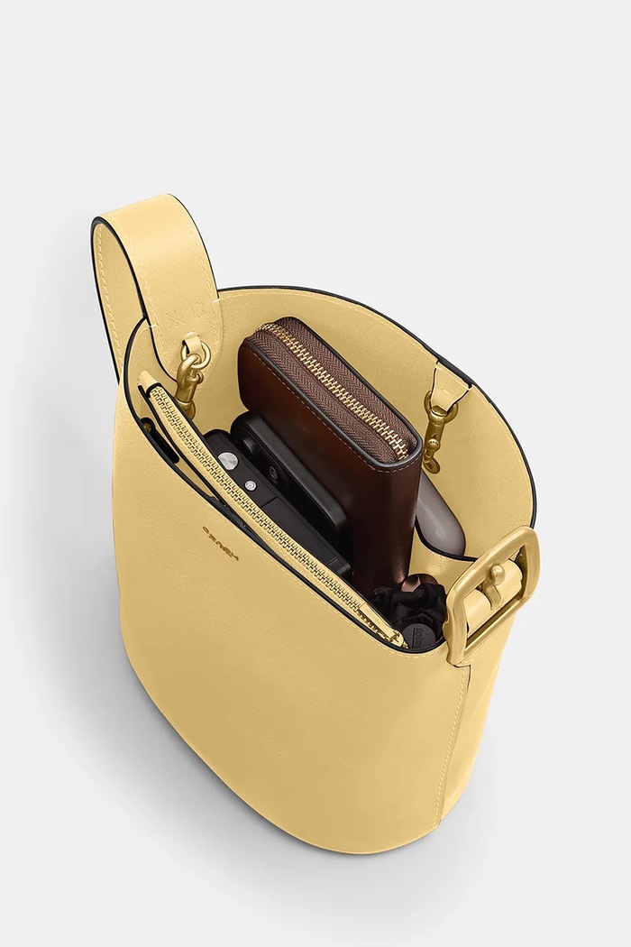 Coach Bleecker Bucket Bag 21 geantă crossbody pentru femei din piele CCX07 galben