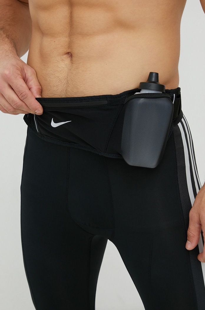 Nike futóöv kulaccsal fekete N.100.3442.082