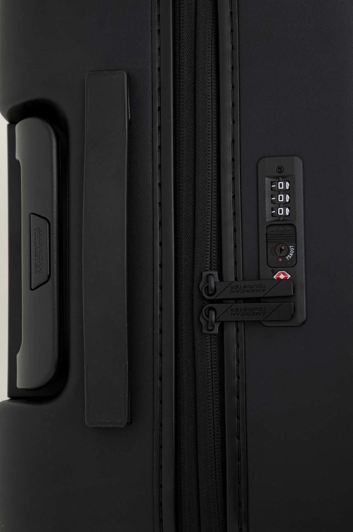 American Tourister walizka 67x40x24 cm czarny 139276.1269