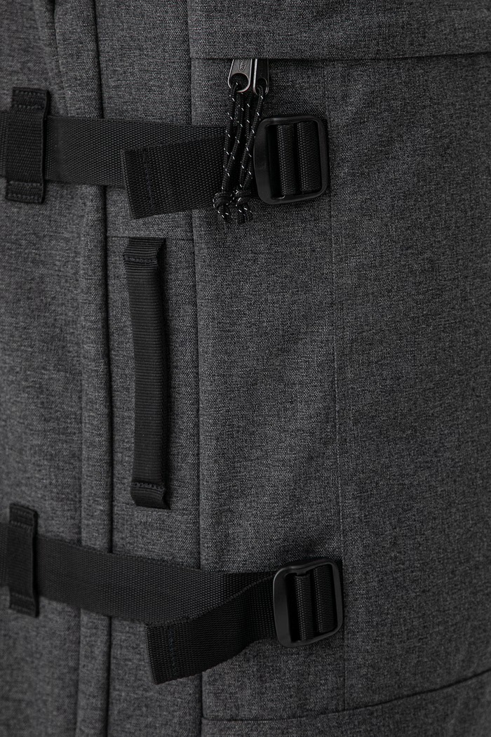 Чемодан Eastpak EK81L77H серый