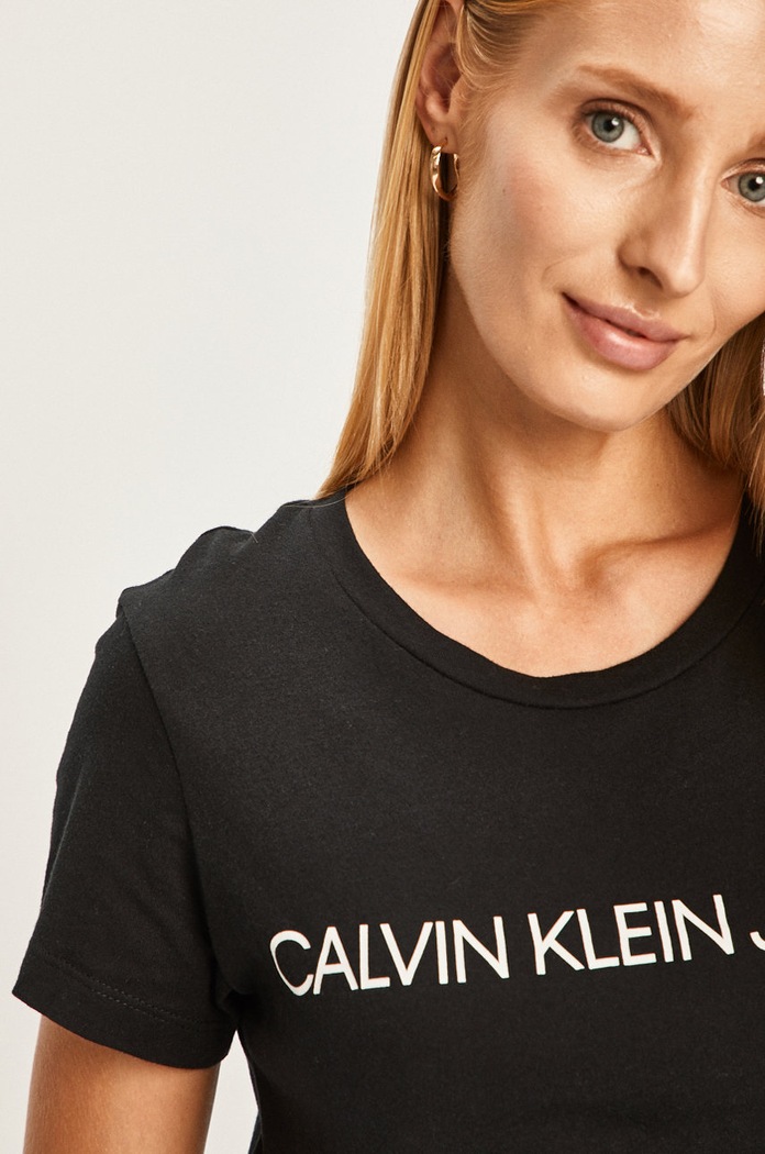 Tričko Calvin Klein Jeans černá J20J207879