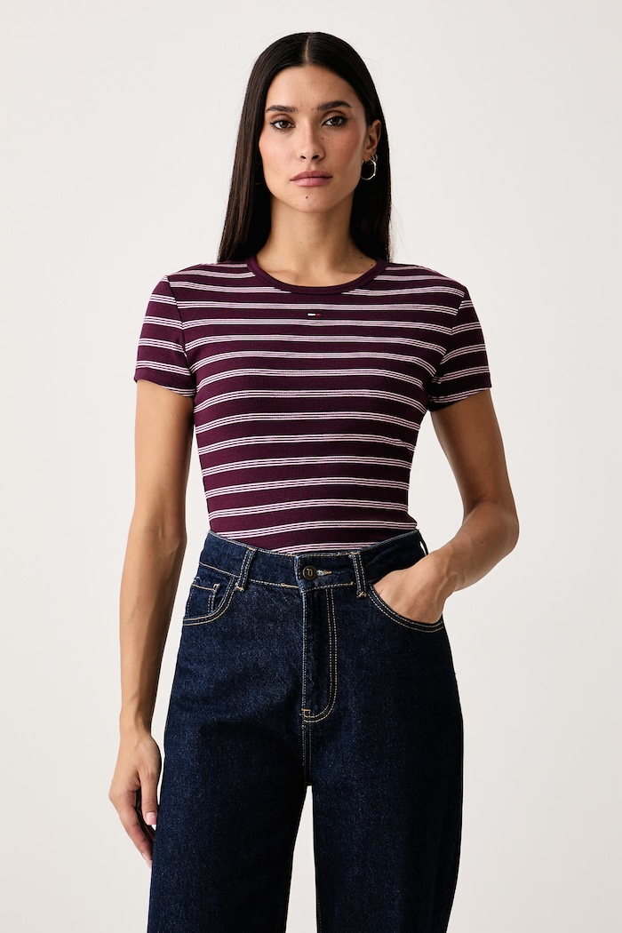 Tommy Jeans T-shirt damski bawełniany z elastanem bordowy DW0DW17383.