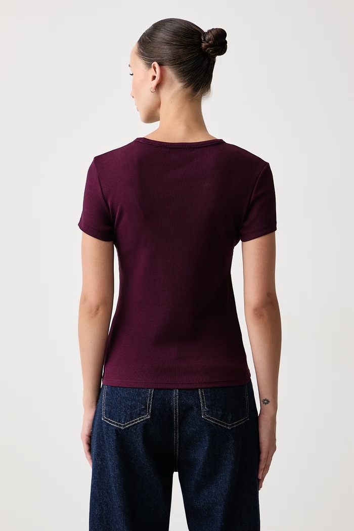 Tommy Jeans T-shirt damski bawełniany z elastanem DW0DW17383. bordowy AA00