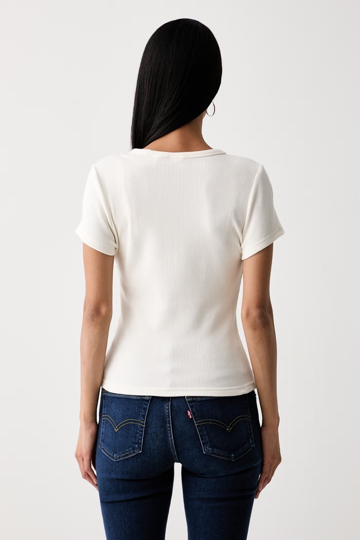 Дрехи Levi's тениска дамска с модал RORY BUTTON THROUGH SS 0086M бежов