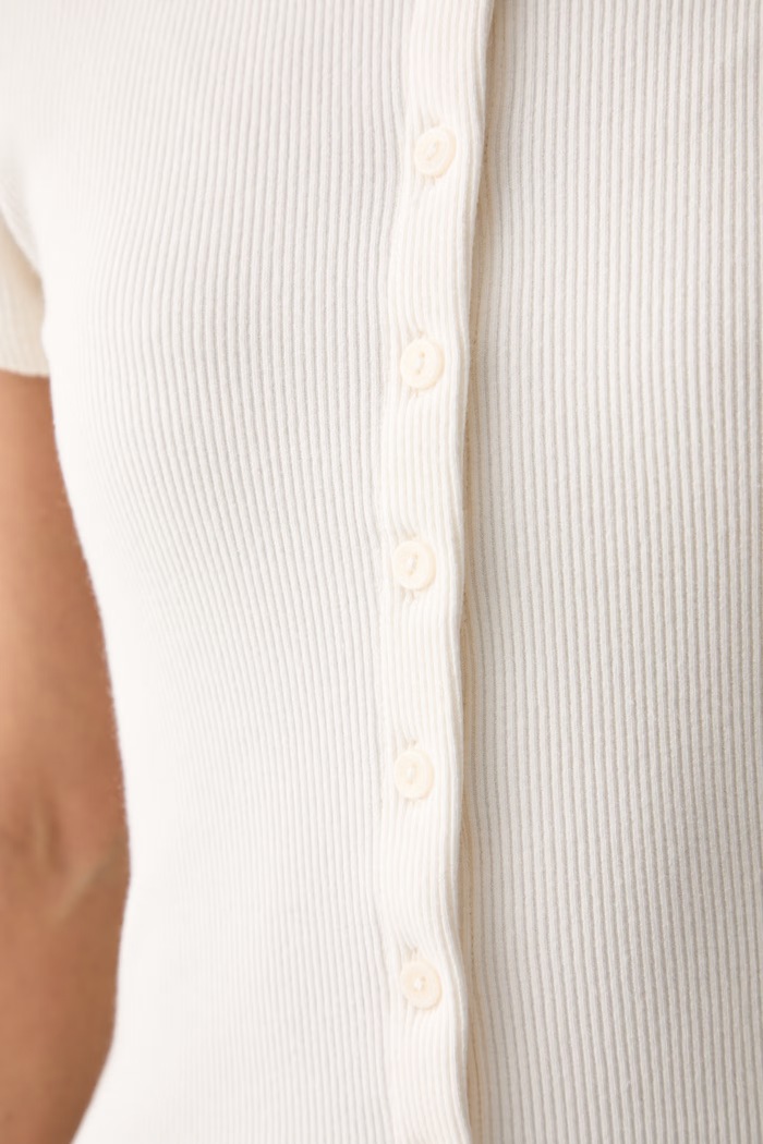 Levi's тениска дамска с модал RORY BUTTON THROUGH SS 0086M бежов