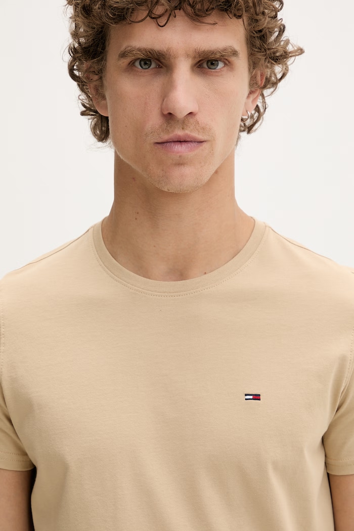 Tommy Jeans tričko pánske bavlnené béžová DM0DM04411
