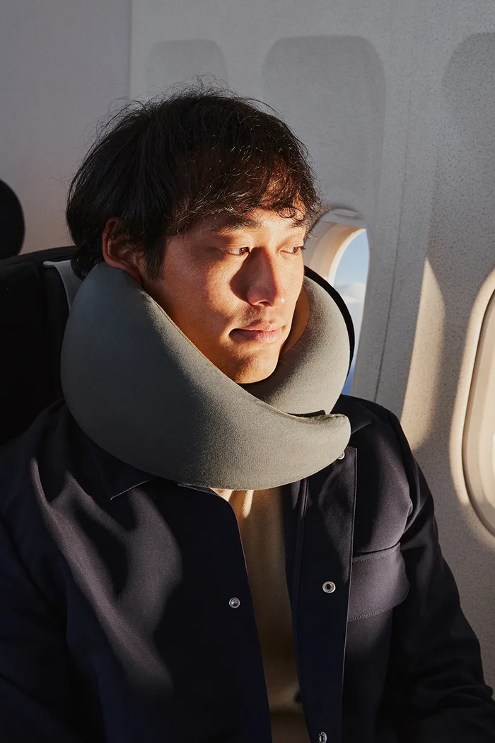 Blazina za vrat Ostrichpillow Go pisana OPGV20U