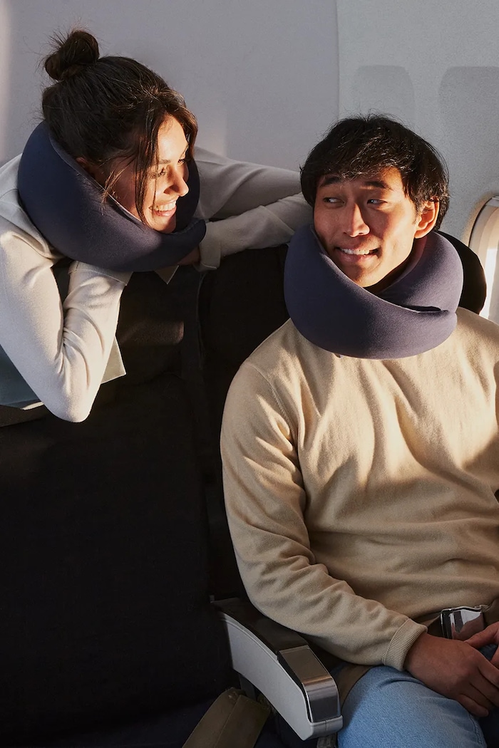 Ostrichpillow pernă sub gât Go Night Walk albastru OPGV26U