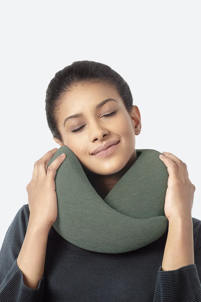 Μαξιλάρι κάτω από το λαιμό Ostrichpillow Go Green Moss OPGV27U πολύχρωμο AA00