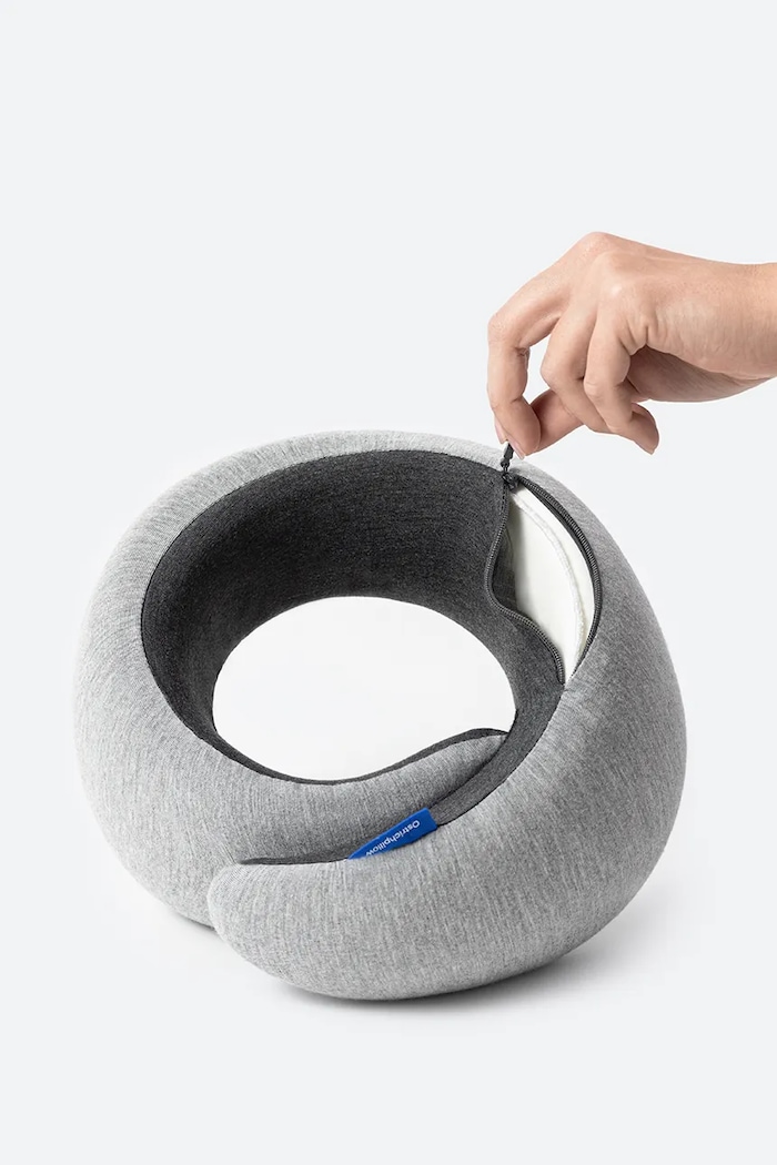 Poduszka podróżna na szyję Go Small Dawn Ostrichpillow niebieski OPGV39S