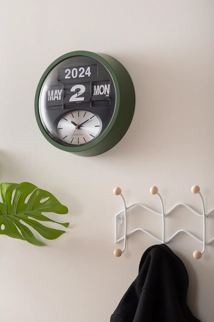 Nástěnné hodiny Karlsson Round Flip zelená KA6030GR
