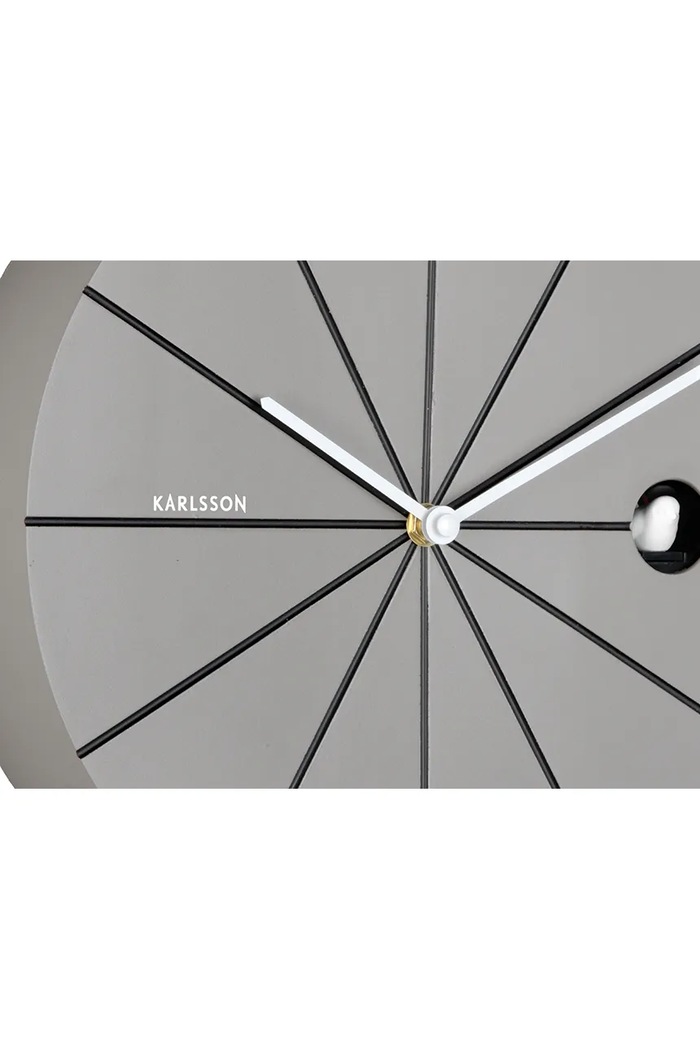 Salon i sypialnia Karlsson zegar ścienny z kukułką Destacado Cuckoo 28 cm KA6068DG szary