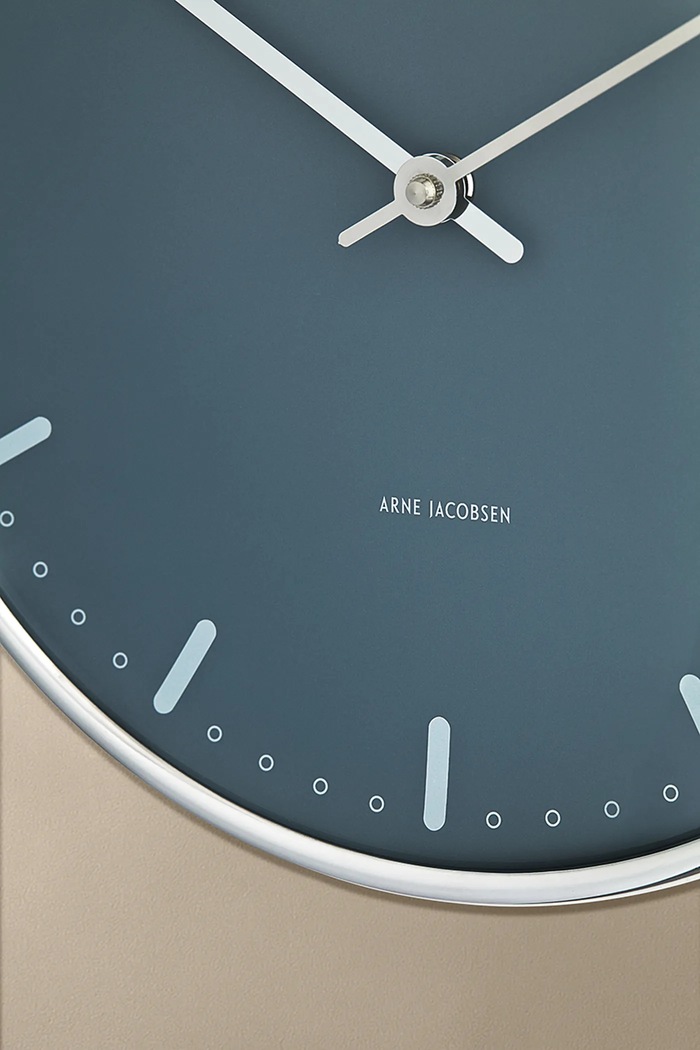 Arne Jacobsen Clocks zegar ścienny z metalu 29 cm niebieski 43487