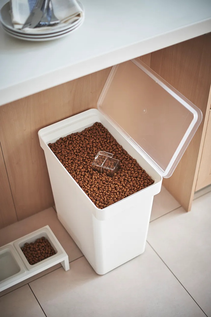 Yamazaki recipient hrană pentru animale de companie Tower 25 L alb 5617