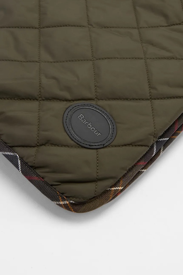 Življenjski slog Barbour Odeja za hišnega ljubljenčka Barbour Dog Quilt & Fleece Blank DAC0118 zelena