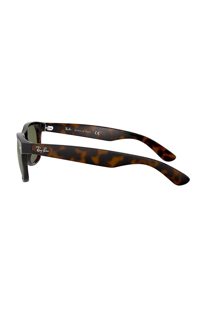 Ray-Ban eyewear RB2132.902