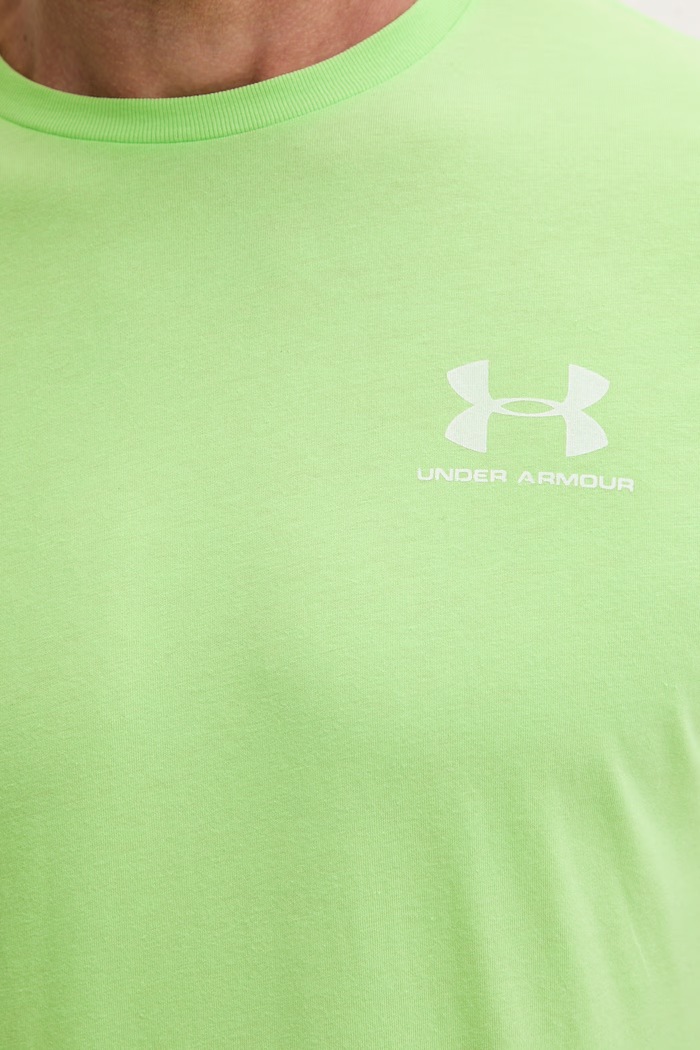 Under Armour trening kratka majica moška z bombažem SPORTSTYLE LEFT CHEST 1326799 zelena