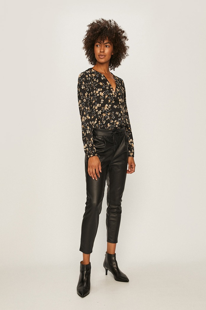 Vero Moda - Spodnie 10205737 czarny AA00