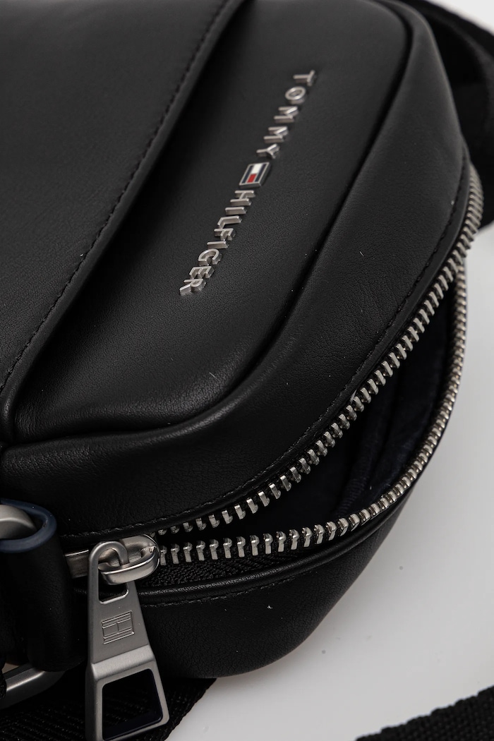 Tommy Hilfiger - Saszetka AM0AM01941. czarny