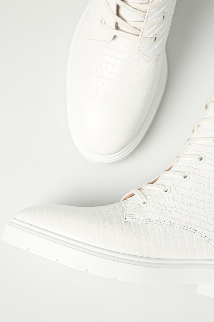 Stuart Weitzman - Bőr bakancs Mckenzee S3932.WHT fehér