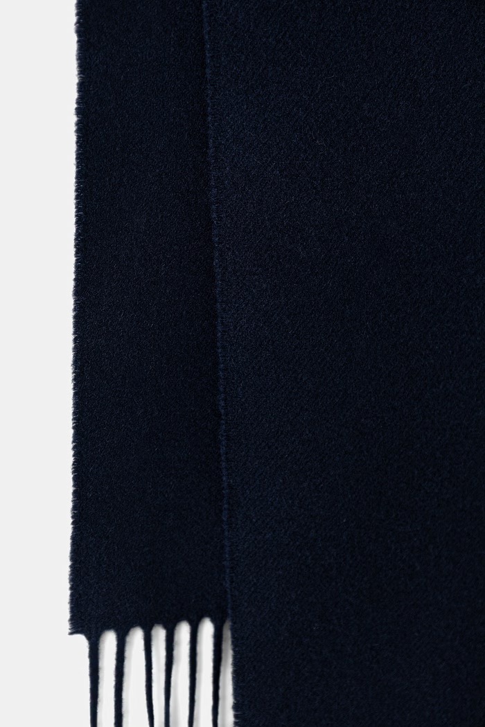 Akcesoria Moschino szalik męski z wełny merino M5165.50092 granatowy