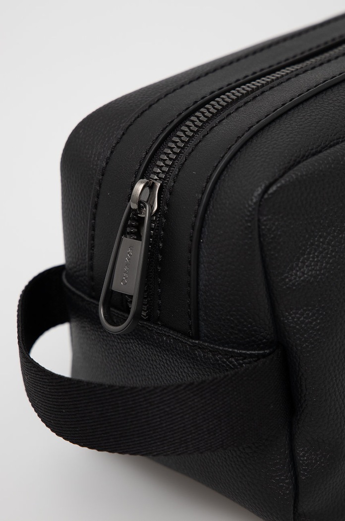 Calvin Klein Kosmetyczka K50K507347.4890 czarny AW21