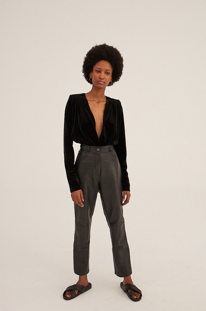 Undress Code Bluzka Celeste Bodysuits Classic 327 czarny AW21