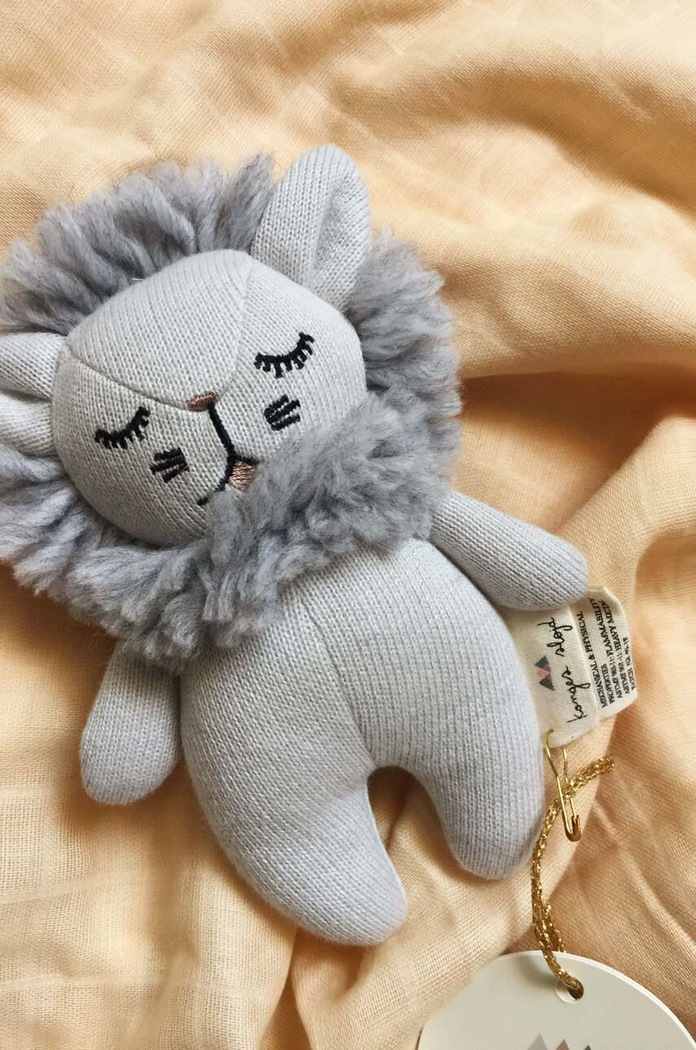 Plyšák Konges Sløjd MINI LION Kojenecký výrobek šedá 17609