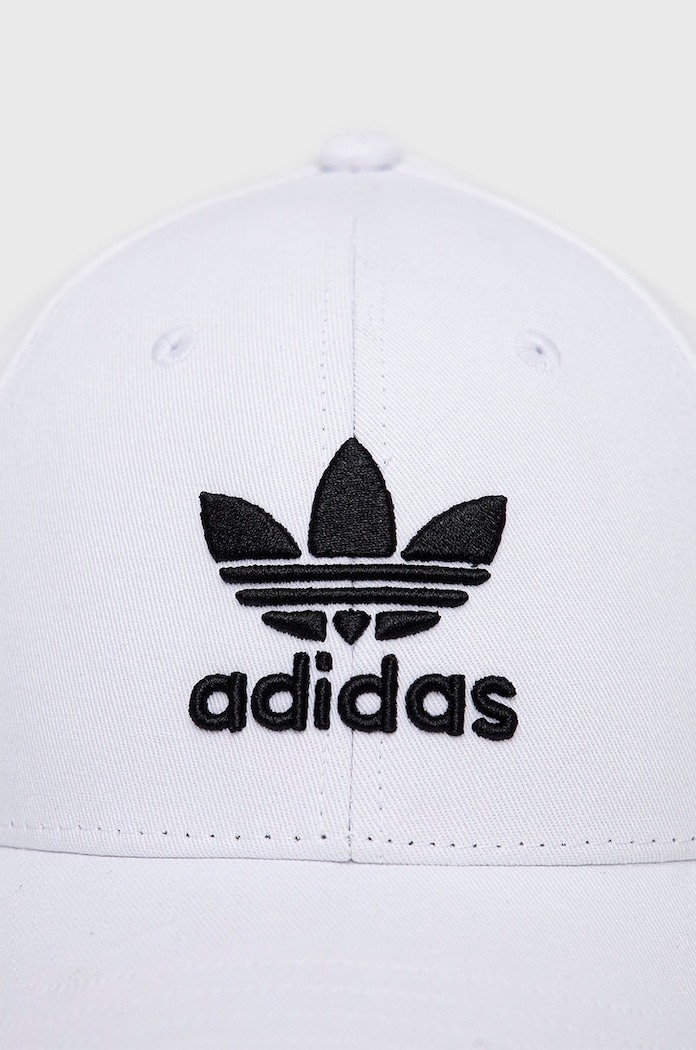 Памучна шапка с козирка adidas Originals FJ2545 бял AW22