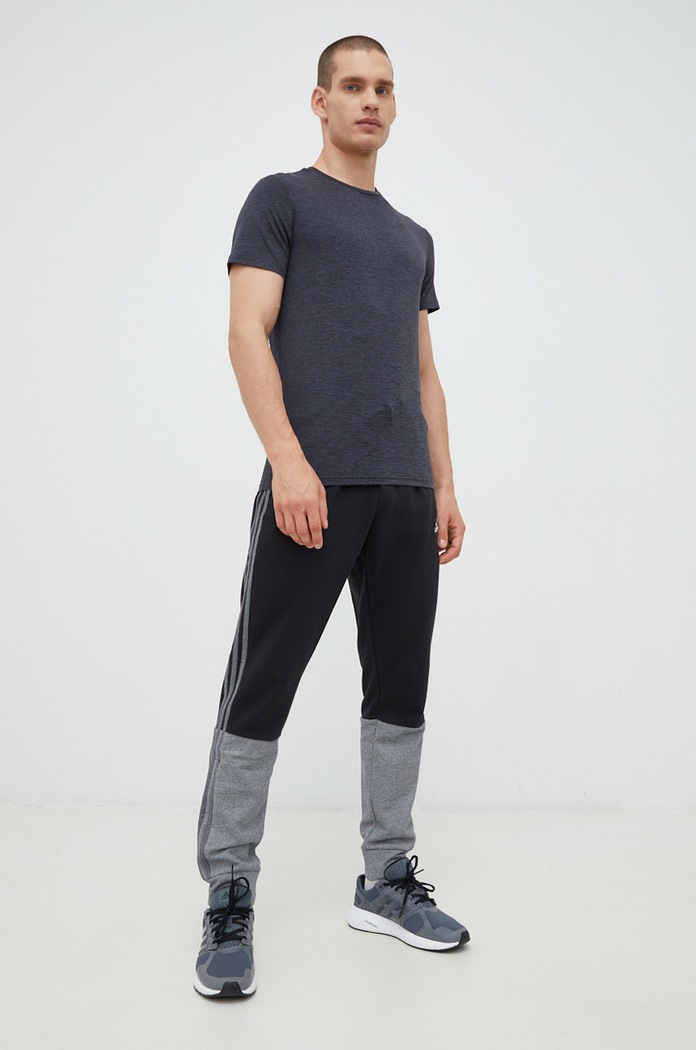 Спортивные штаны adidas трикотаж чёрный HK2899