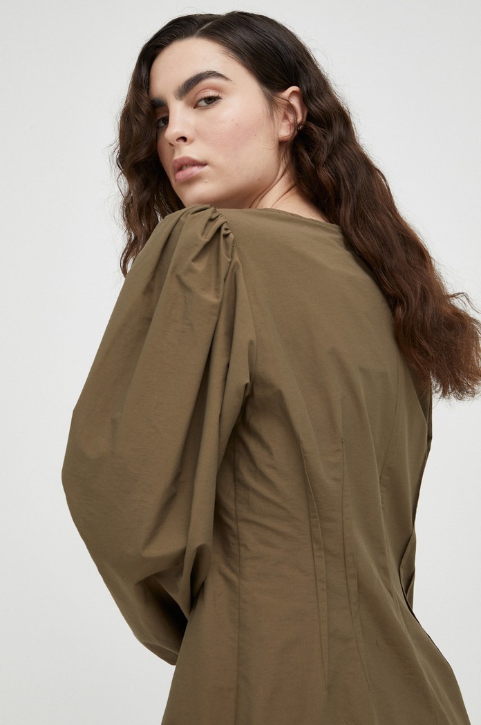 Gestuz rochie maro 10906315
