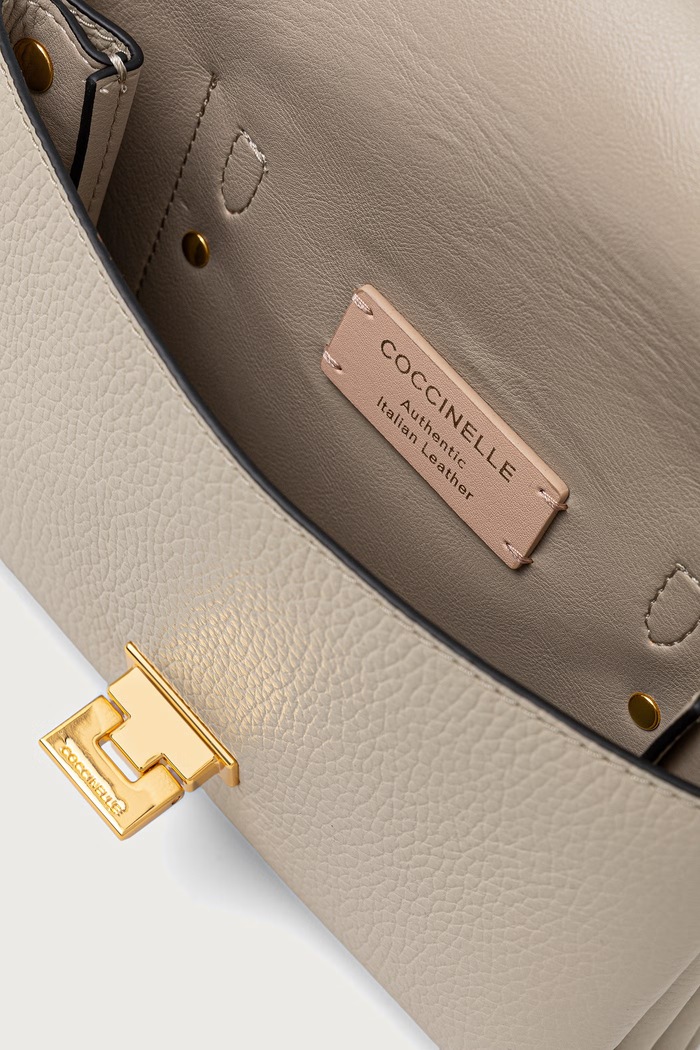 Сумка crossbody для женщин кожаная Coccinelle зелёный E1.MD5.55.B7.01