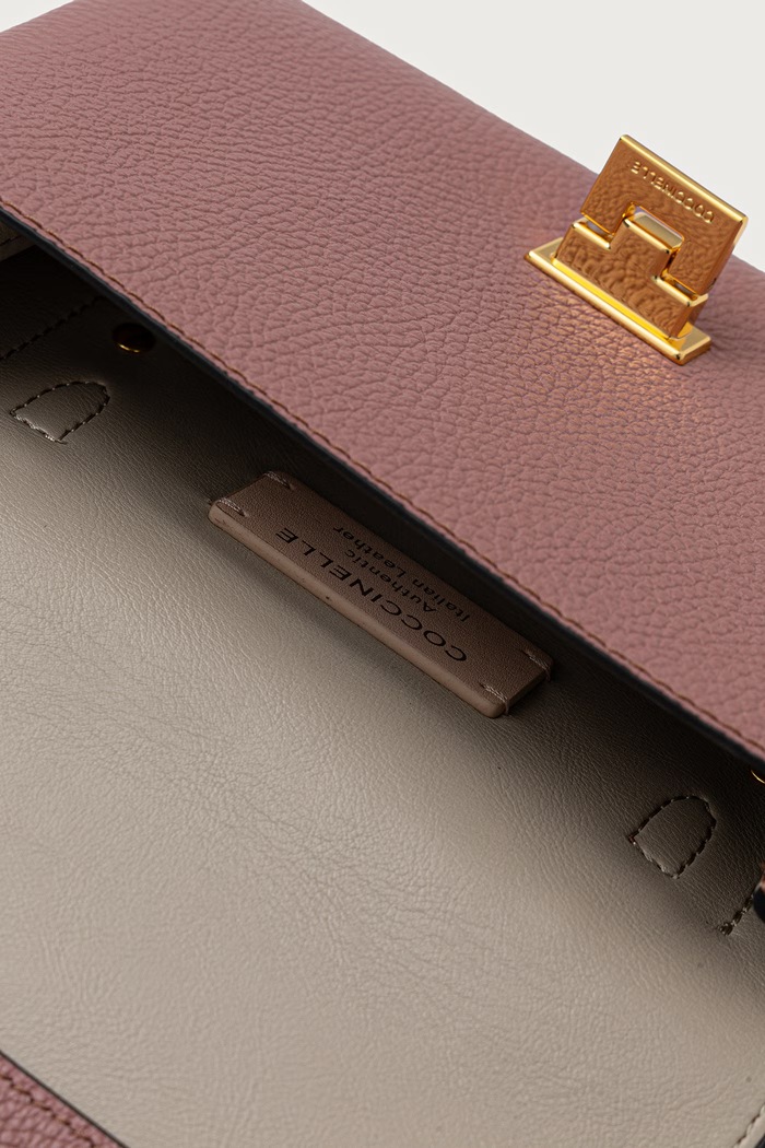 Сумка crossbody для женщин кожаная Coccinelle E1.MD5.55.B7.01 розовый