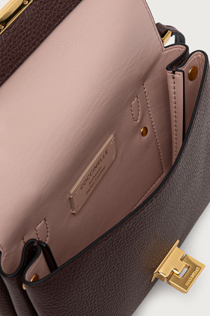 Сумка crossbody для женщин кожаная Coccinelle фиолетовой E1.MD5.55.B7.01