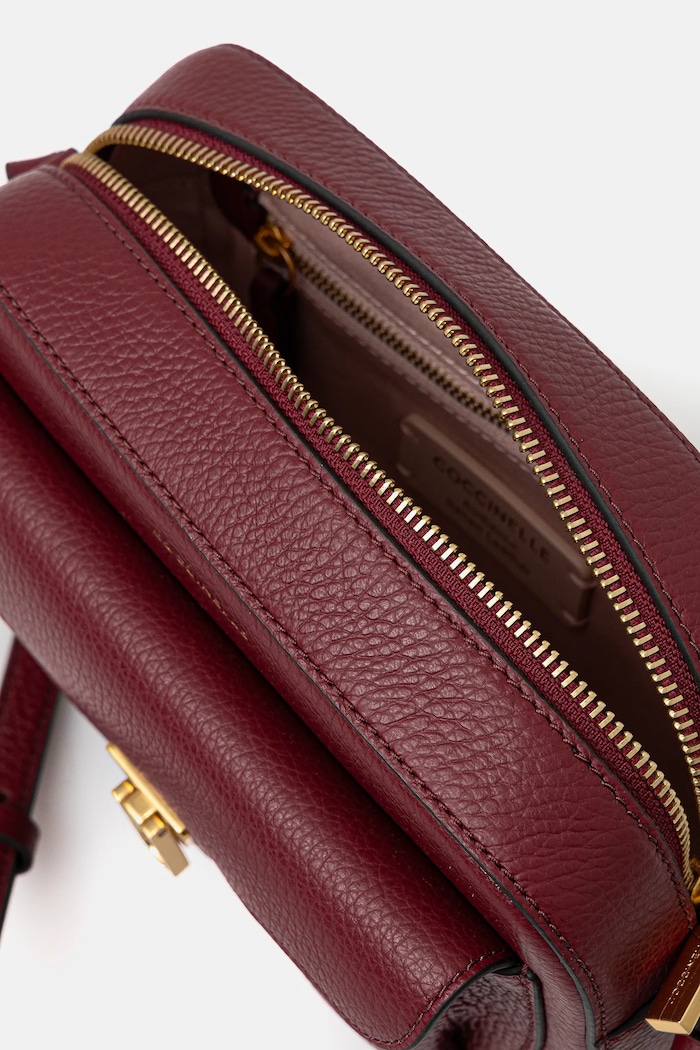 Geantă crossbody pentru femei din piele Coccinelle E1.MF6.15.02.01 burgundia