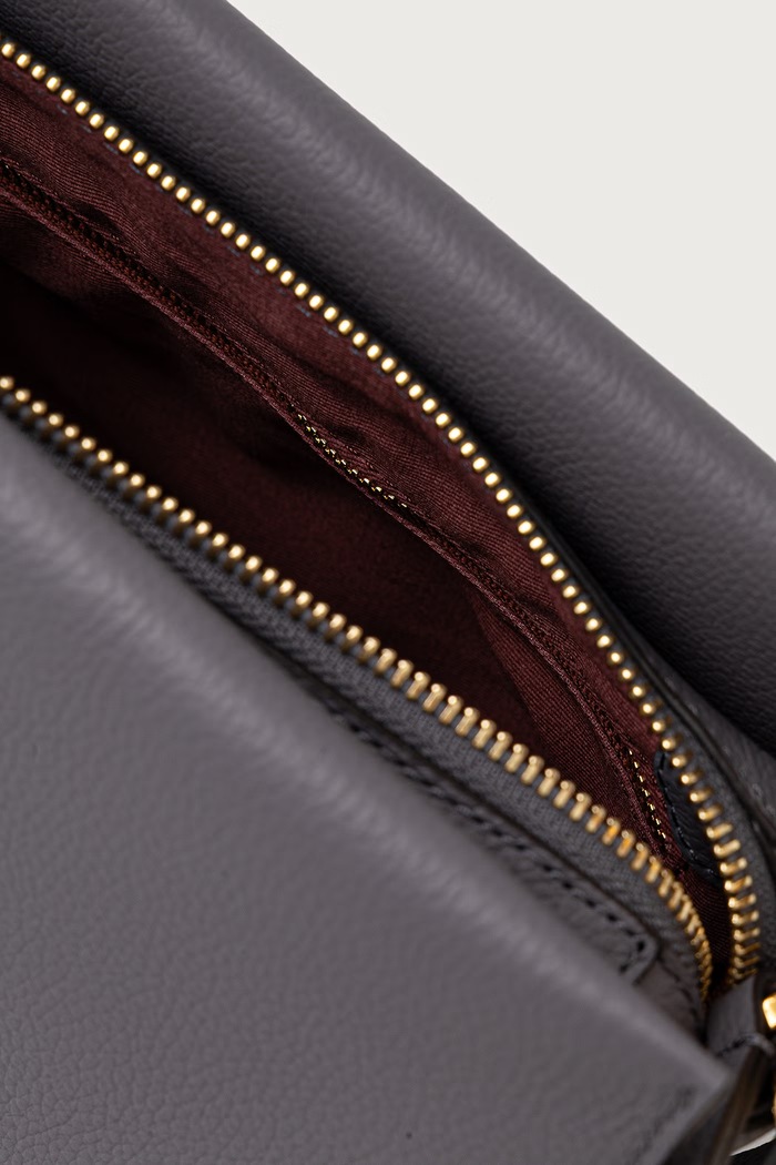 Сумка crossbody для женщин кожаная Coccinelle серый E1.M50.58.01.01