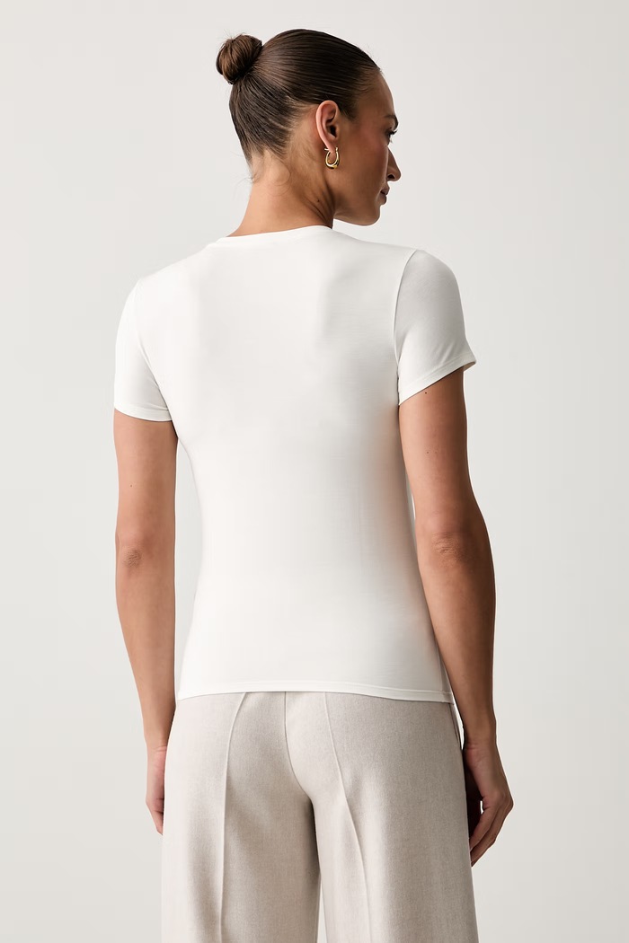 Odzież Patrizia Pepe T-shirt damski z wiskozą CM1419.J013 beżowy