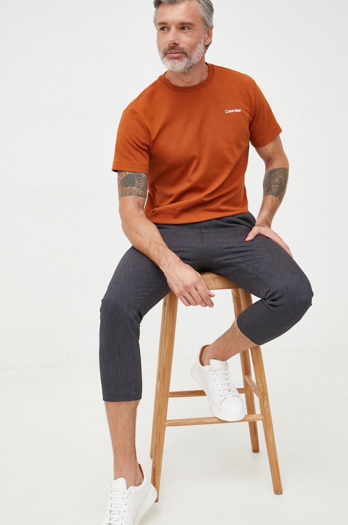 Bavlněné tričko Calvin Klein K10K109894.9BYY hnědá AA00