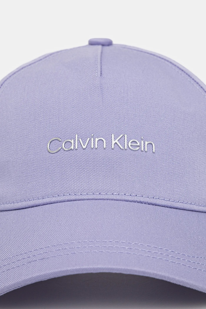 Calvin Klein czapka z daszkiem bawełniana K60K610525 fioletowy SS25